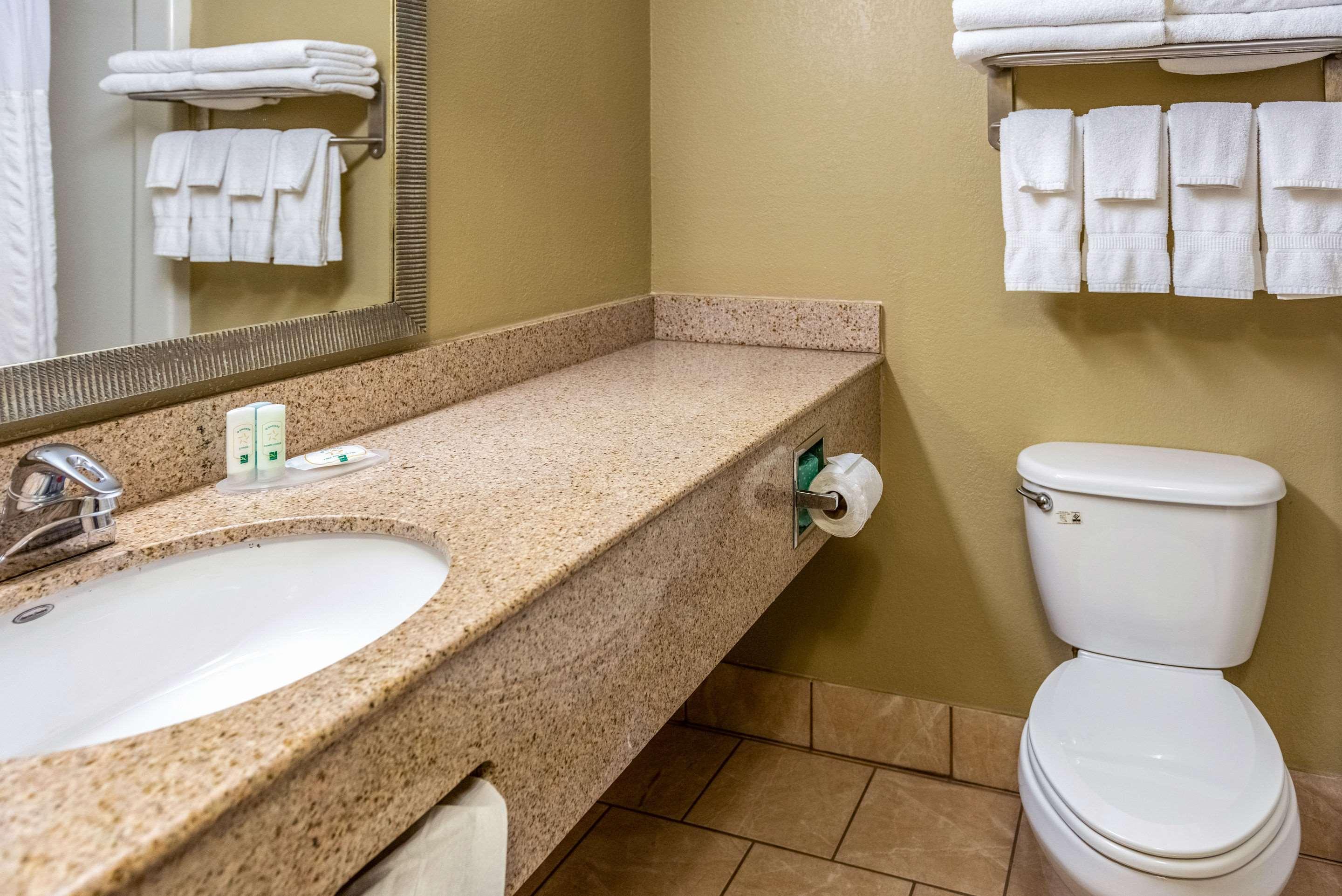 Quality Inn & Suites Seville Eksteriør bilde