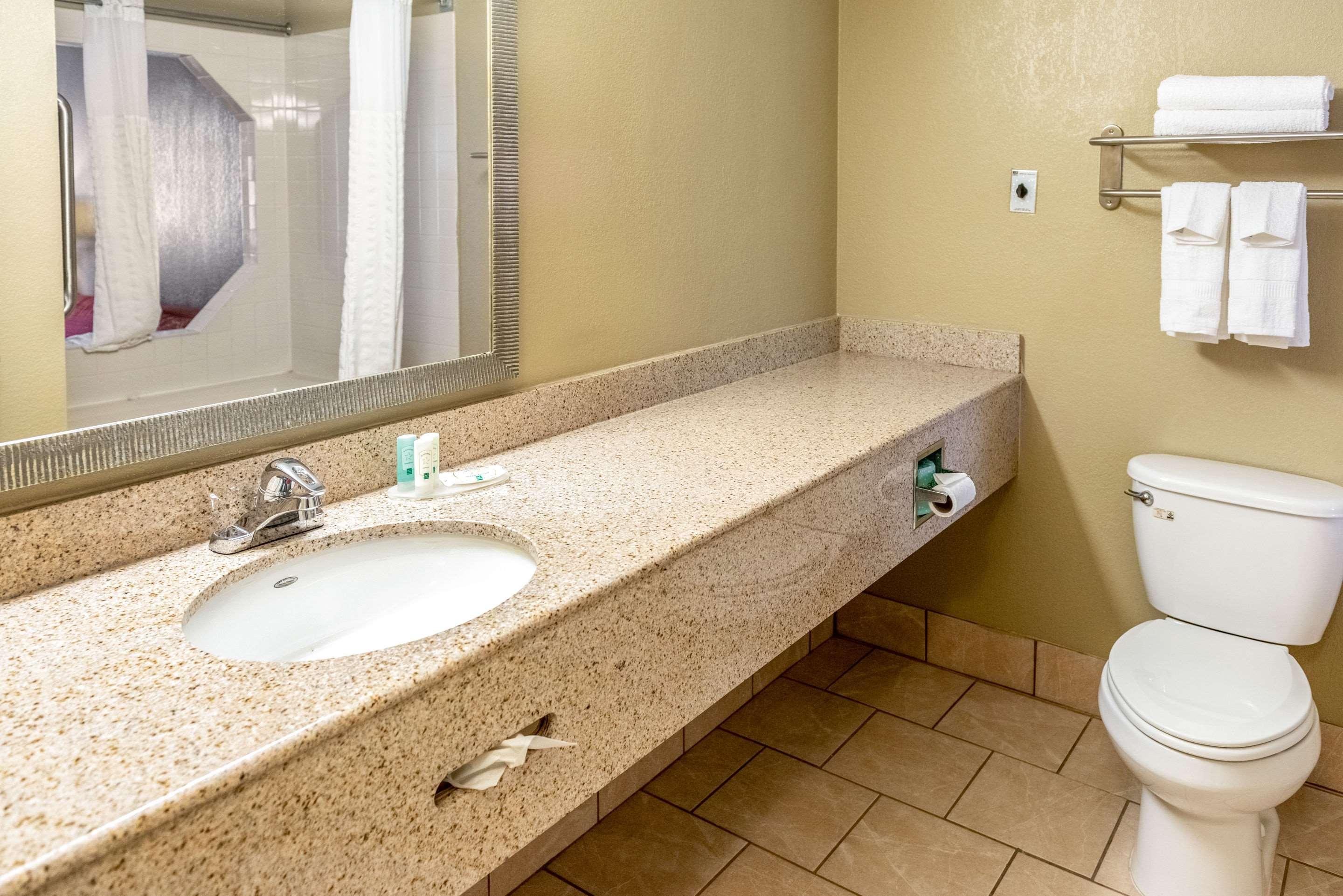 Quality Inn & Suites Seville Eksteriør bilde