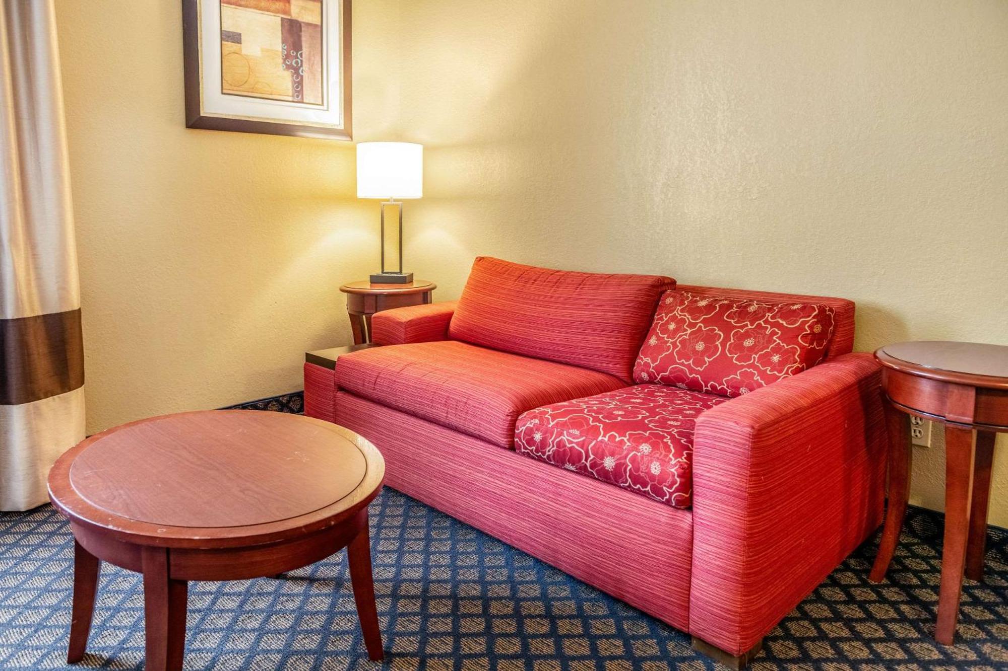 Quality Inn & Suites Seville Eksteriør bilde