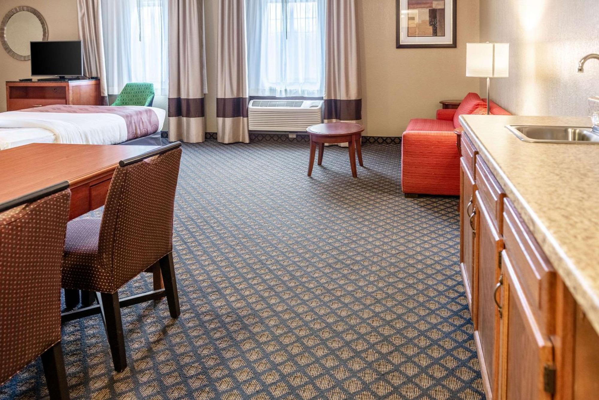 Quality Inn & Suites Seville Eksteriør bilde