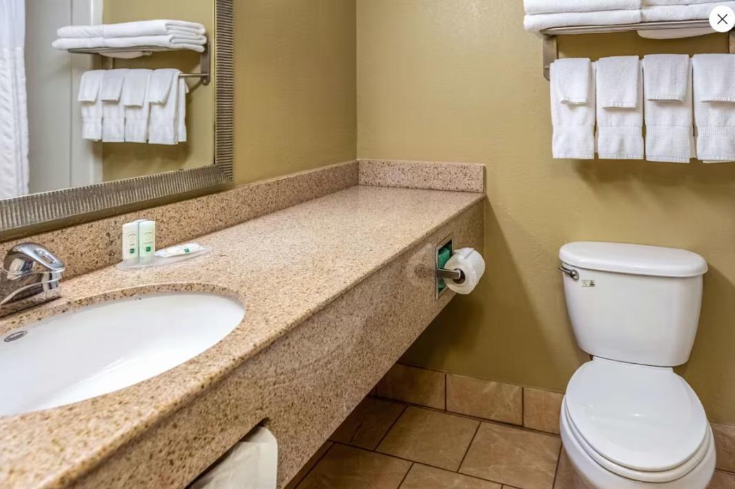 Quality Inn & Suites Seville Eksteriør bilde