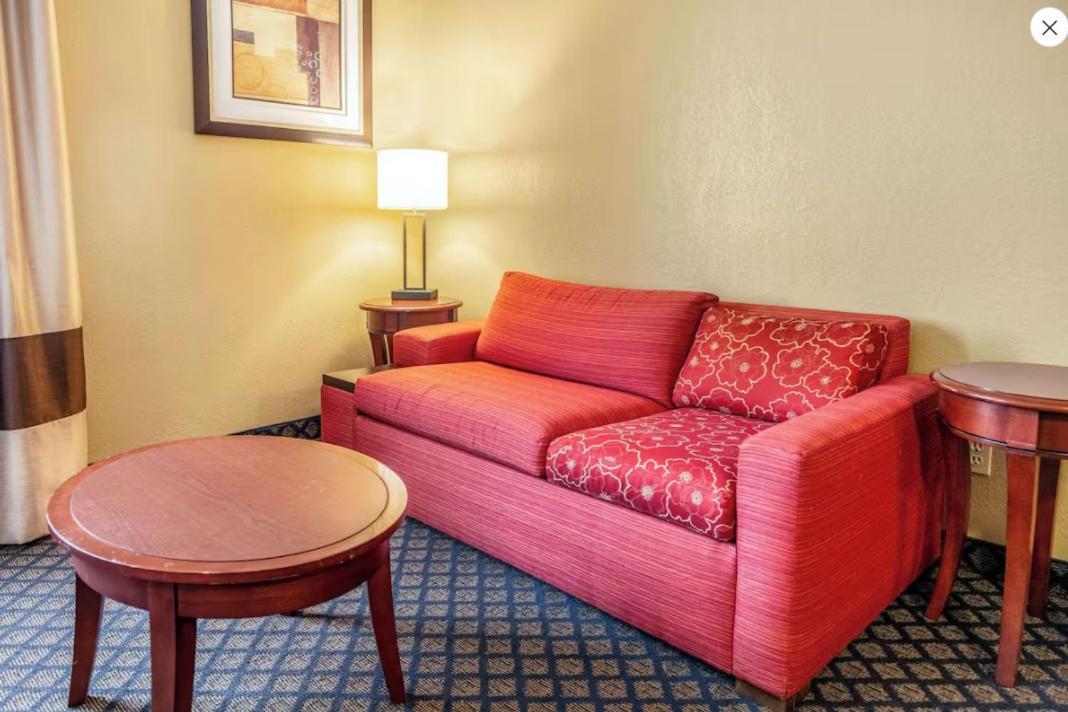 Quality Inn & Suites Seville Eksteriør bilde